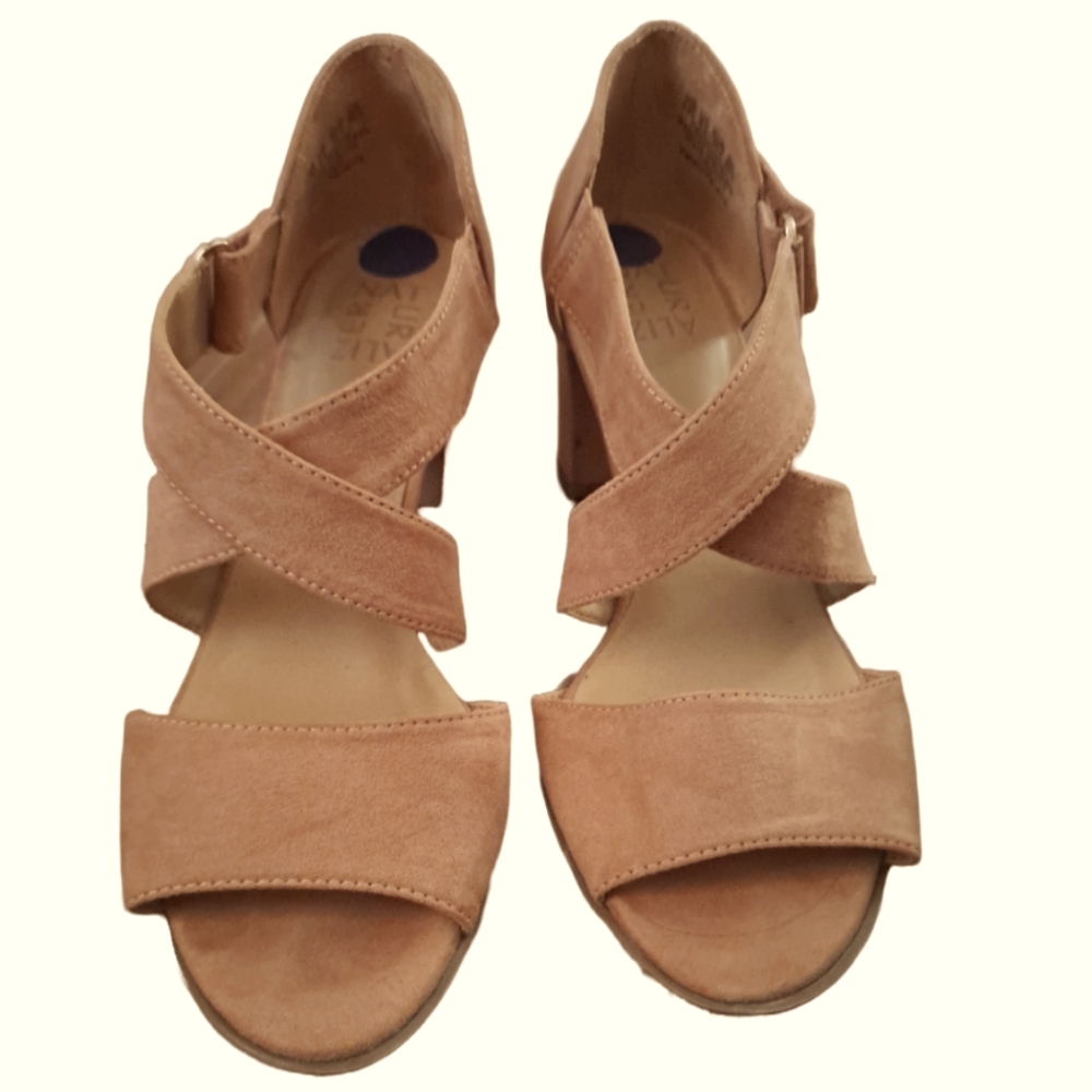 Women's shoes